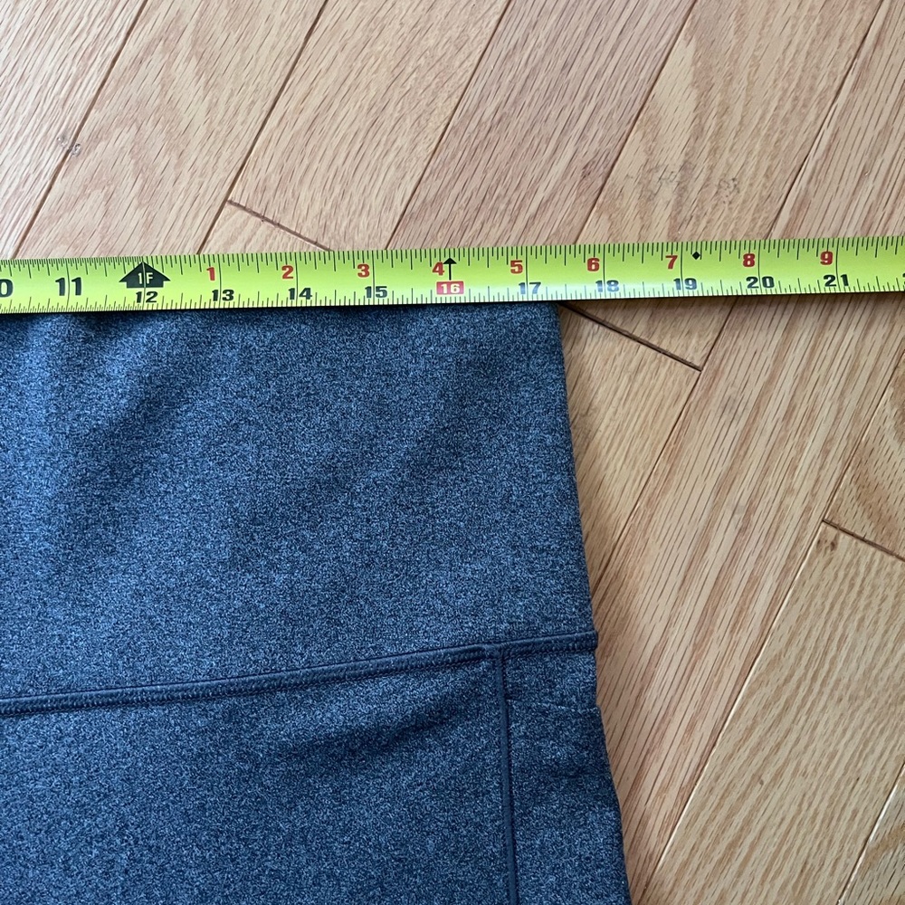Athleta Salutation Stash Pocket Tight - Picture 7 of 7